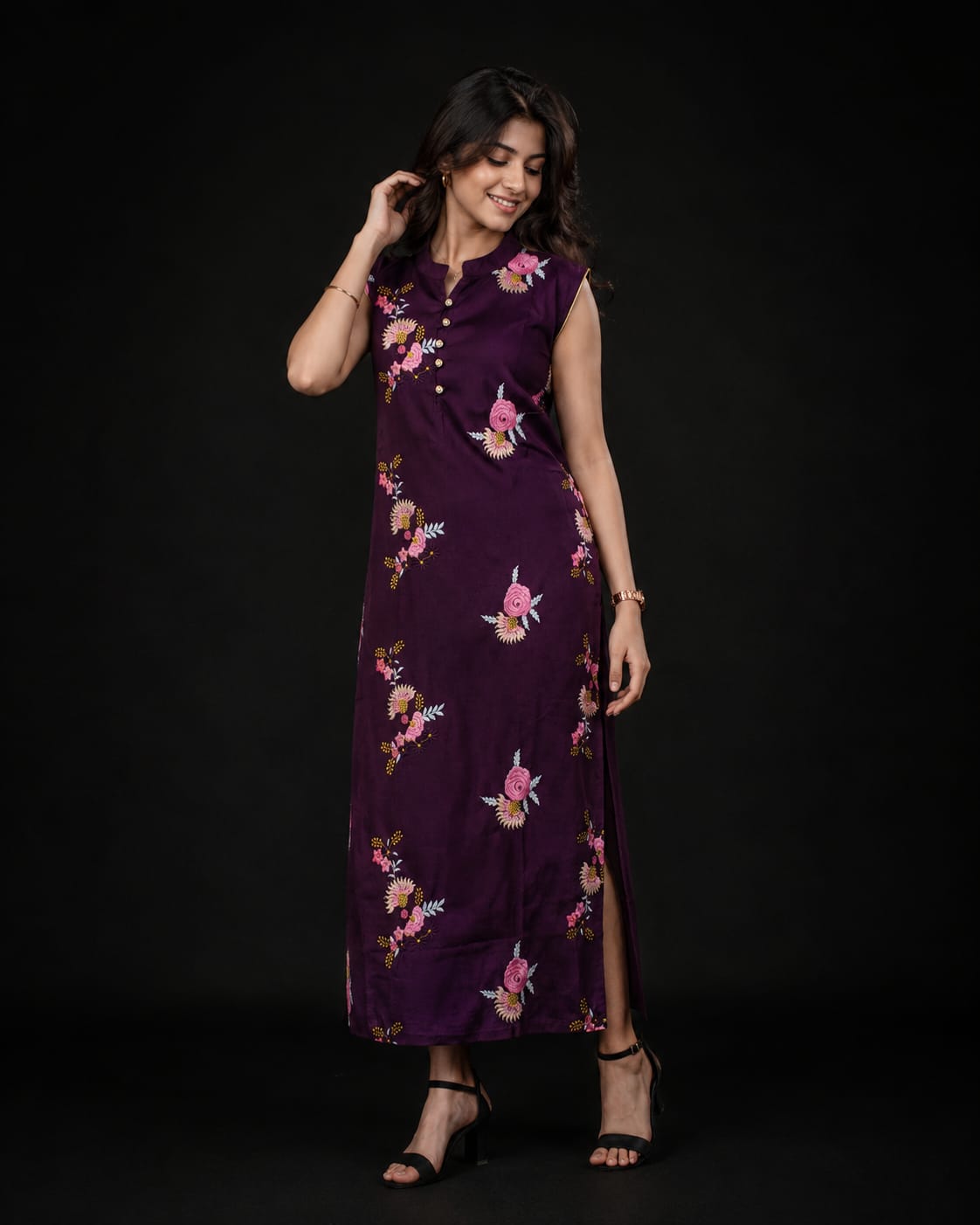 floral embroidered sleeveless straight kurta dress with mandarin collar floral embroidered sleeveless straight kurta dress with mandarin collar